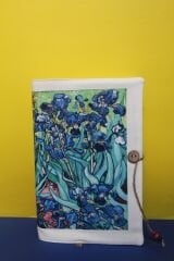 Kitap Kılıfı - Van Gogh Tarlada Süsenler